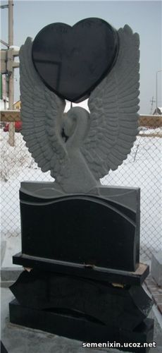 Памятник лебедь, гранит.
